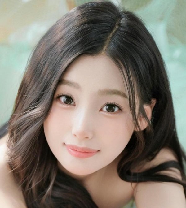 Ruo Chen Zhang