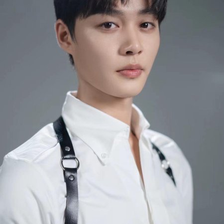 Ding Ji Hao Men Zong Cai Cheng Le Wo De Jin Si Que (2024)