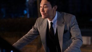 Park Sung Woong Exudes Commanding Presence in "Dong Jae, the Good or the Bastard"