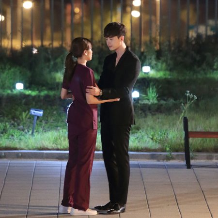 W (2016)
