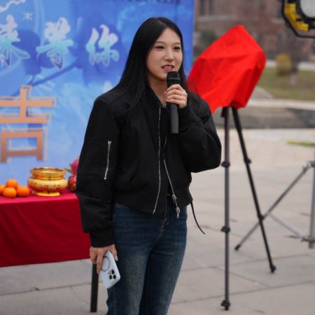 Bie Hui Tou: Wo Zai Wei Lai Deng Ni ()