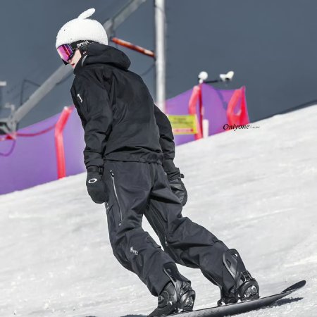 Ski into Love (2025)