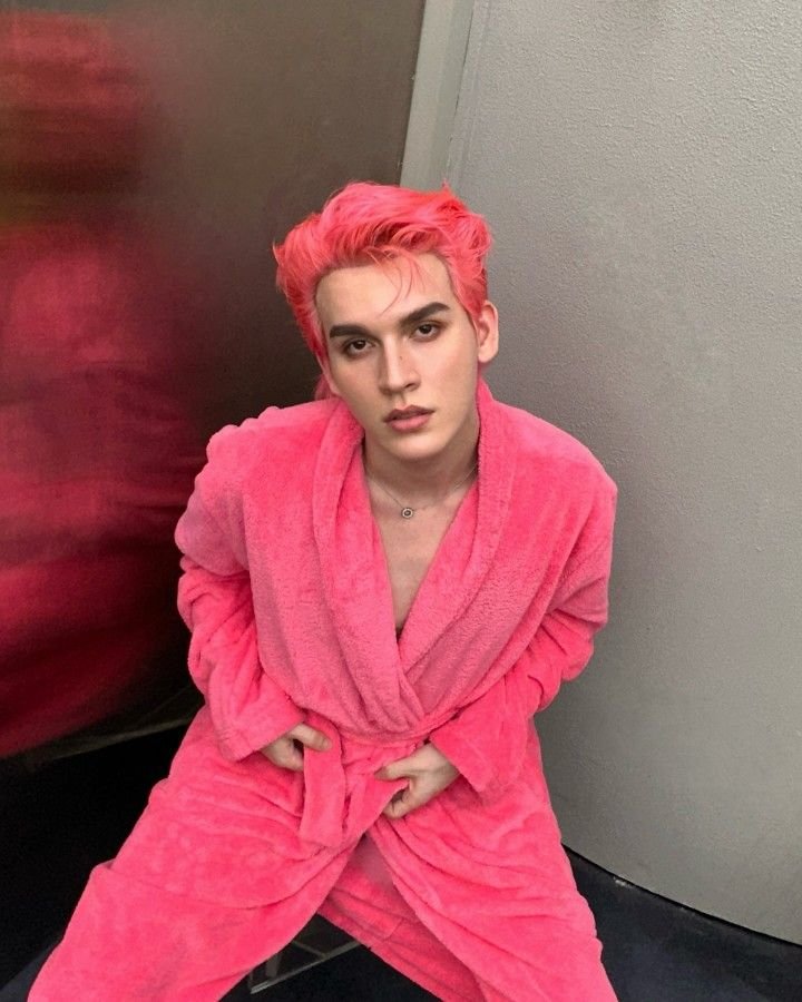 c014a603a9c24af3f17324487e0fe8df.jpg