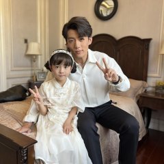 Tian Beng Kai Ju! Xiao Zuo Jing Yi Bu Xiao Xin Zuo Cheng Tuan Chong Chinese Drama(2025) photo