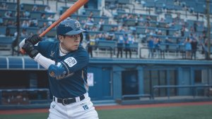 'Moving' star Ryu Seung Ryong risks everything for his daughter in 'Portrait of a Family'
