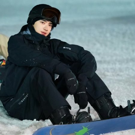 Ski into Love (2025)