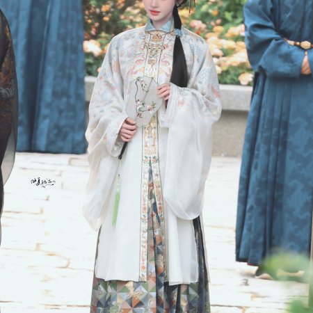Ju Jing Yi