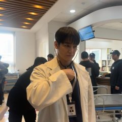 Hoegwihaetdeoni SSSgeup Uisa Korean Drama(0000) photo