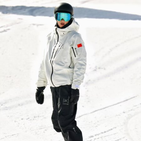 Ski into Love (2025)