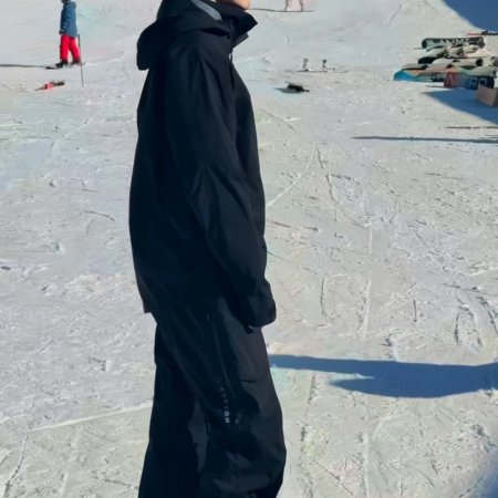 Ski into Love (2025)