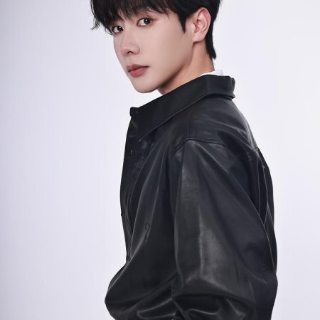 Qi Yue Bang Ding Hei Yue Guang (2025)