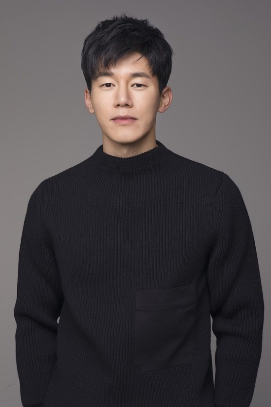 Kim Mu Yeol in discussion to star in the new Kdrama "Hi Cookie