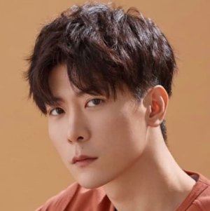 Bian Yi Ming 边一鸣 Mydramalist Bian Yi Ming 边一鸣 Mydramalist