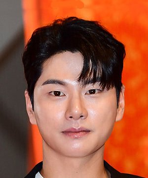 Lee Yi Kyung (이이경 ) - MyDramaList