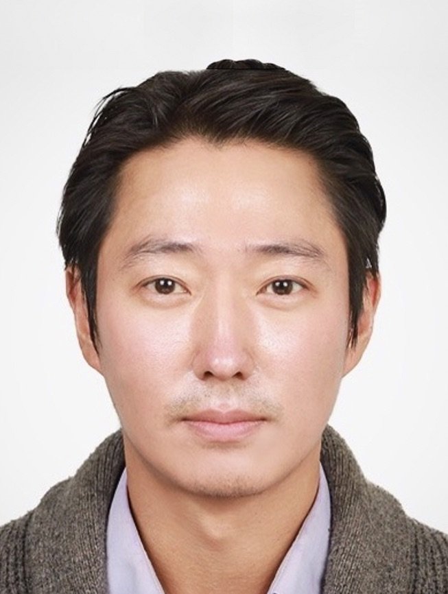 Taek Geun Lee