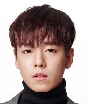 Hyun Woo Lee