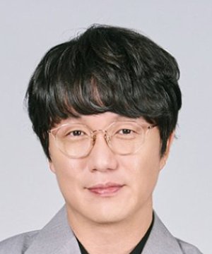 Shi Kyung Sung