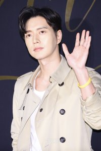 Park Hae Jin Considering Bodyguard Role in New Drama