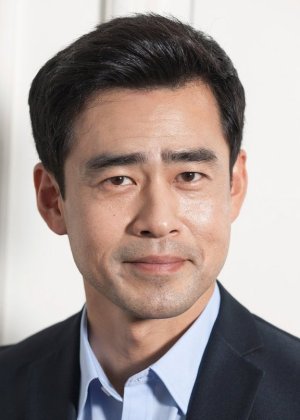 Han Chang Hyun in Intern Possible Korean Drama (2021)