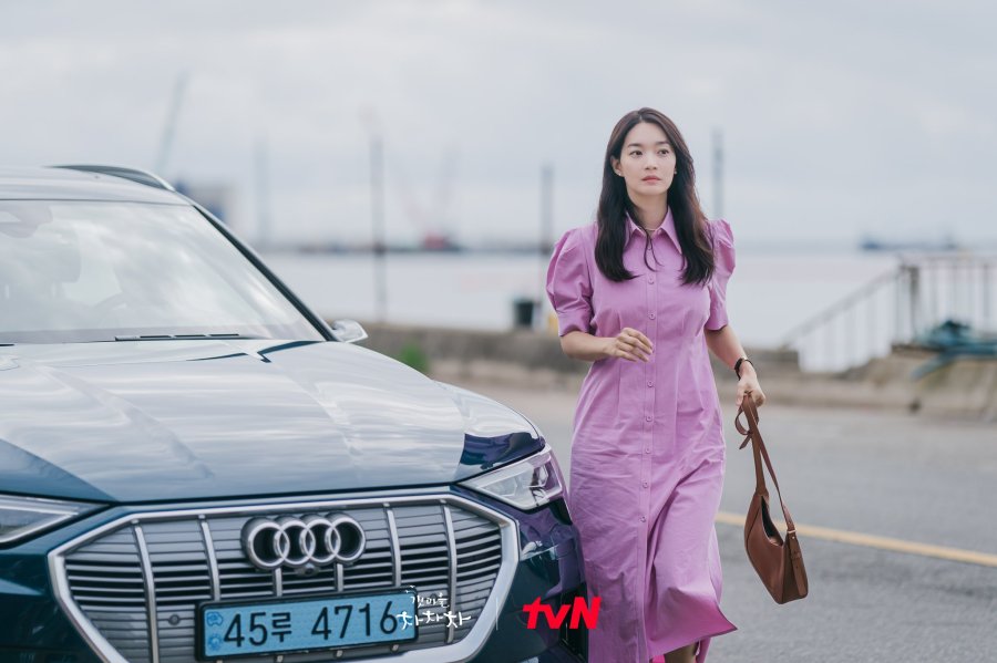 Shin Min-ah di drama Hometown Cha-Cha-Cha. (Dok. tvN)