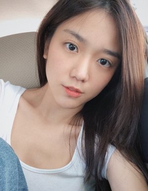 April Chan (周雪婷) - MyDramaList