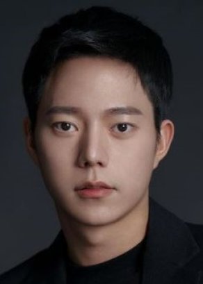 Yoon Sung Hyuk in I Know Because I've Tried It Korean Drama (2021)