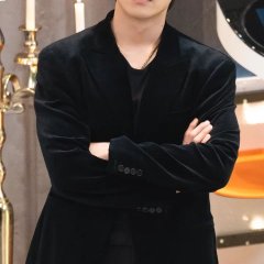 The Escape of the Seven: War for Survival Korean Drama photo