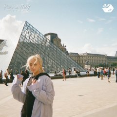 100-Hour Romantic Vacation – Paris et ITZY Korean TV Program photo