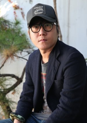 Lee Hae Joon in Castaway on the Moon Korean Movie(2009)