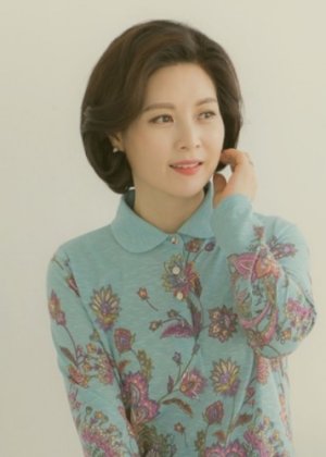 Kang Joo Hee