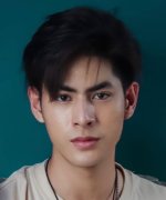 Earth Chitsanupong Soeksiri