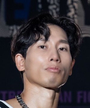 Hyun Woo Jang
