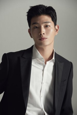 Dong Joo Lee