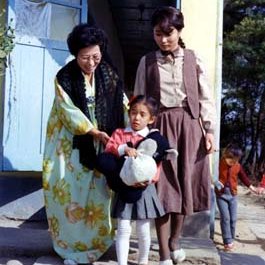 Three Women under the Umbrella (1980)