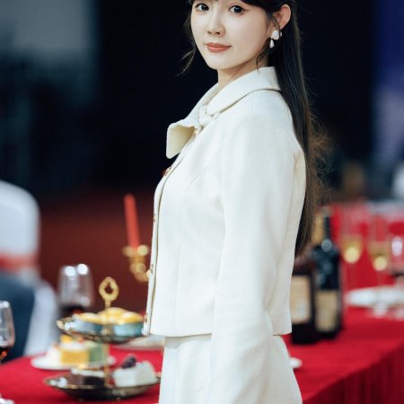 Xiao Shi De Ta Zhi Qian Jin Gui Lai (2024)