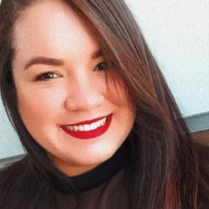 Tati Cardoso