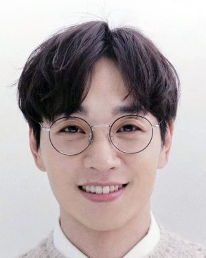 Seok Hoon Lee