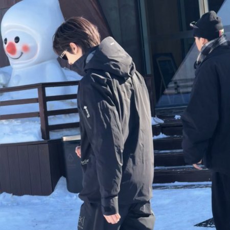 Ski into Love (2025)