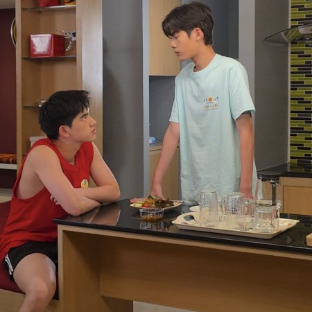 Class Crush Crisis ()