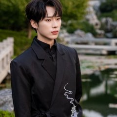Shi Ba Sui Tai Nai Nai Jia Dao, Chong Zheng Jia Zu Rong Yao Season 3 Chinese Drama(2025) photo