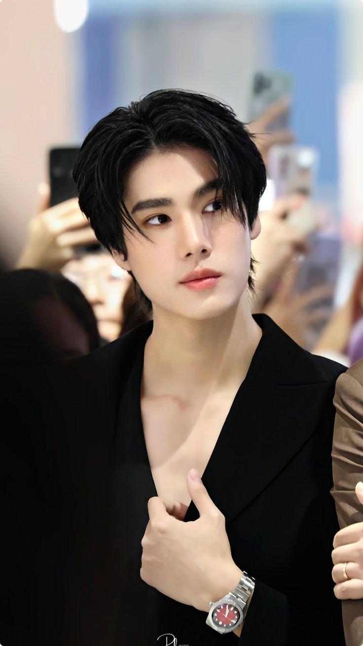 phuwin mid length 2.jpg