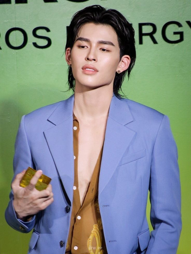 pond long hair.jpg